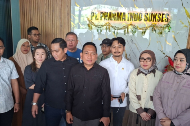 DPRD Makassar Lakukan Inspeksi Mendadak di Gudang Obat PT Dharma Indo Sukses
