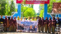 Guru SMPN 1 Arungkeke Merayakan Hari Jadi Jeneponto dengan Pakaian Adat Guru SMPN 1 Arungkeke Merayakan Hari Jadi Jeneponto dengan Pakaian Adat