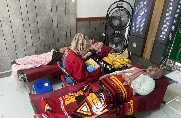 Srikandi PLN UID Sulselrabar Menginspirasi Masyarakat Lewat Aksi Sosial